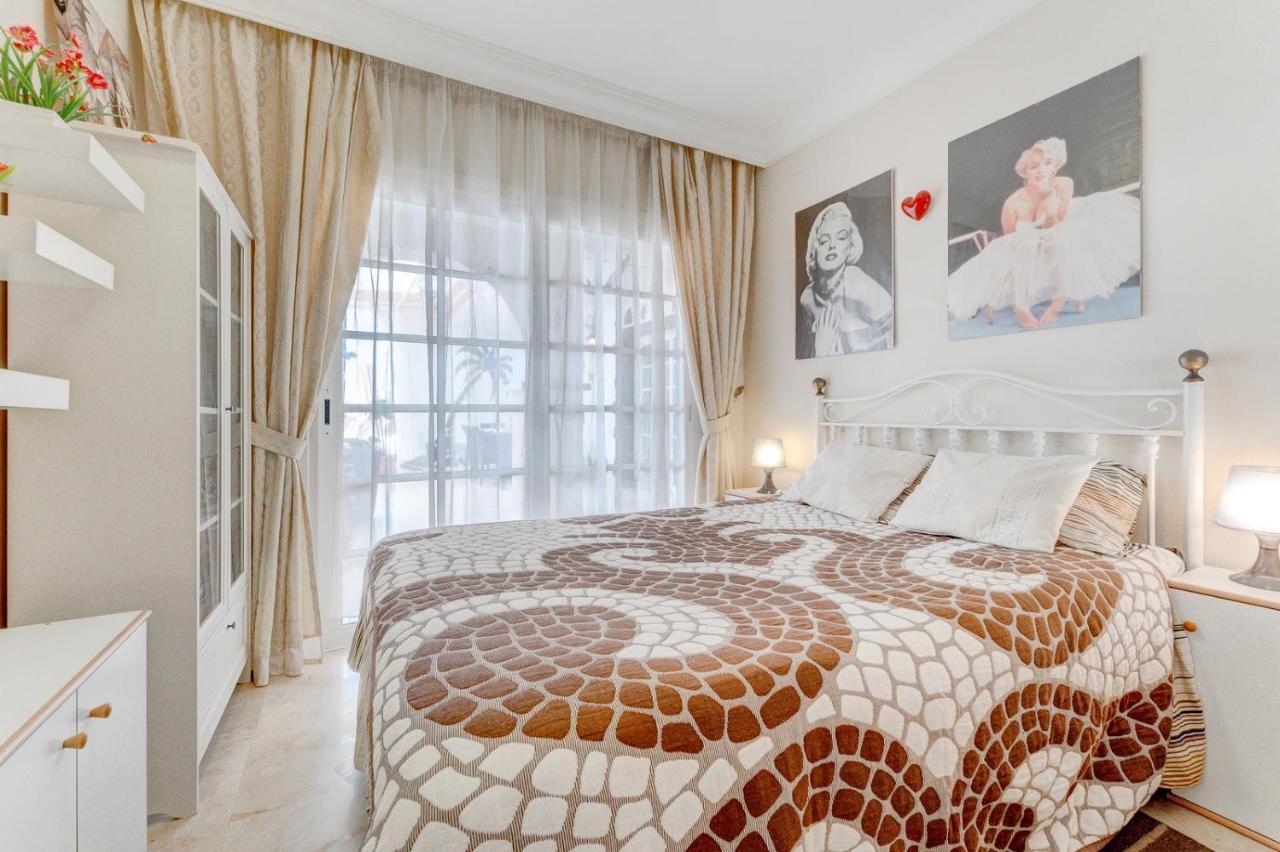 Beautiful Apartment In Terrazas Del Duque I アデヘ エクステリア 写真
